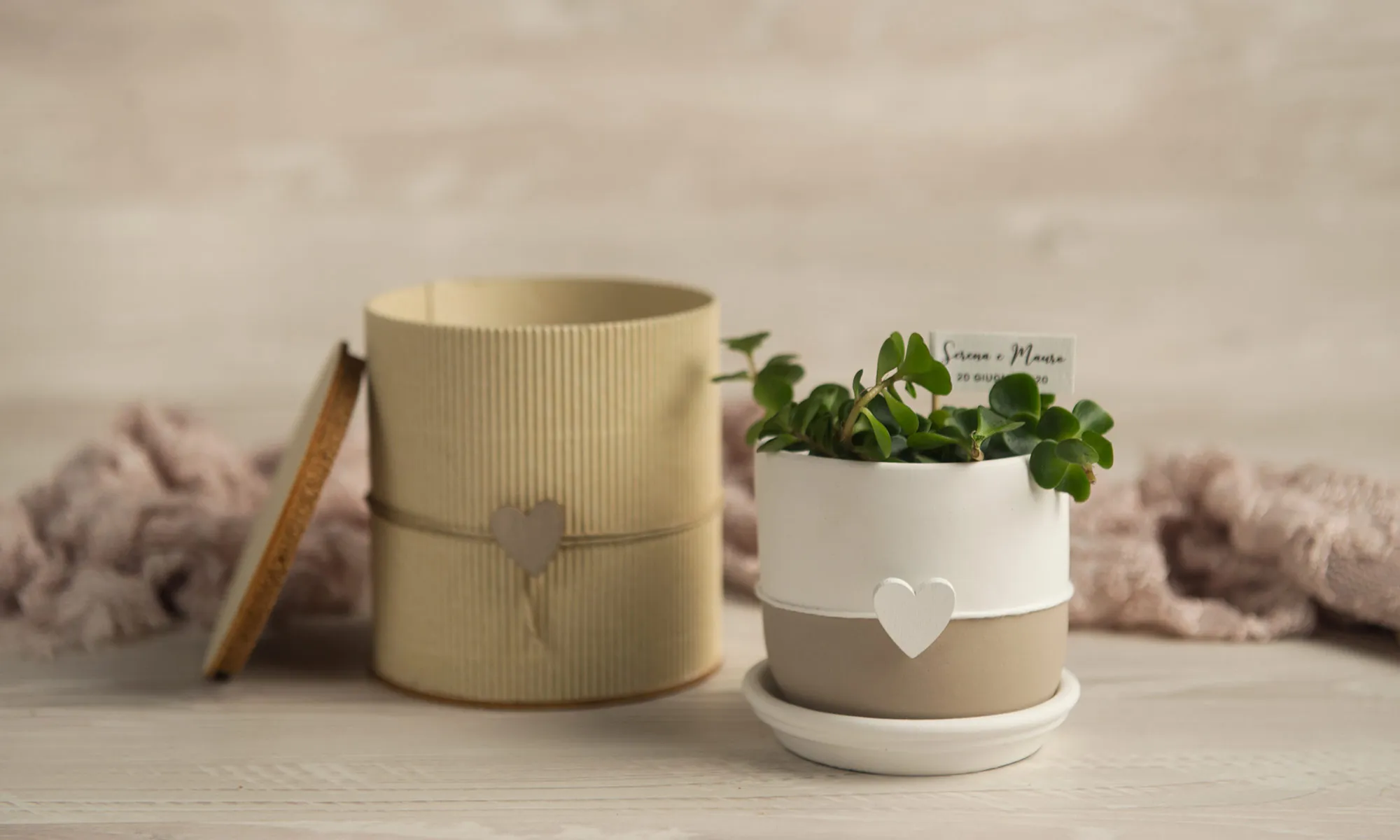 Vasetto in Ceramica Dama con packaging artigianale e tappo in legno personalizzabile